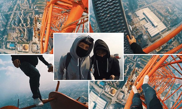 Selfie di Gedung Tertinggi Kedua di Dunia Tanpa Pengaman